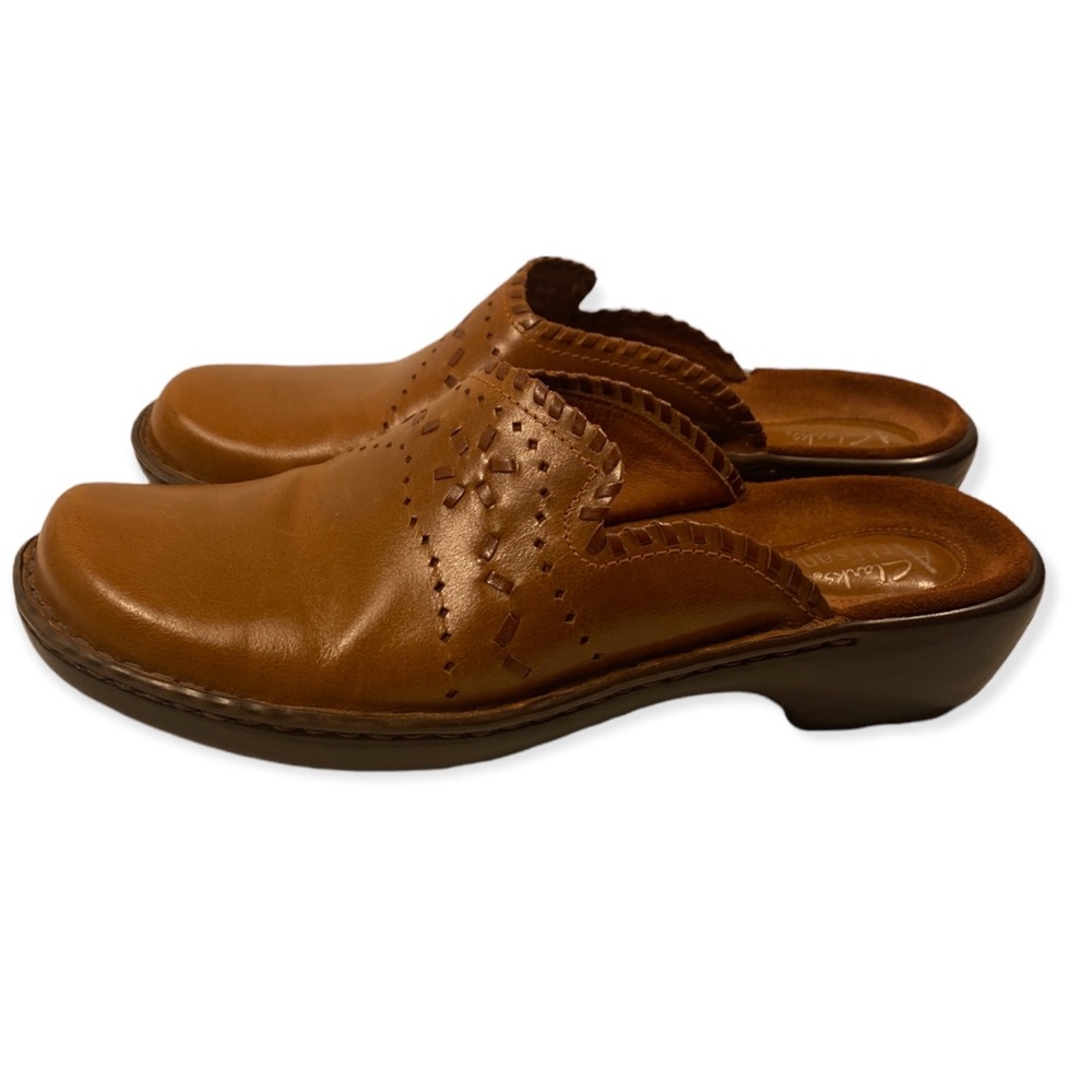 Clark’s Artisan Collection Brown leather Mules, Clogs 7.5